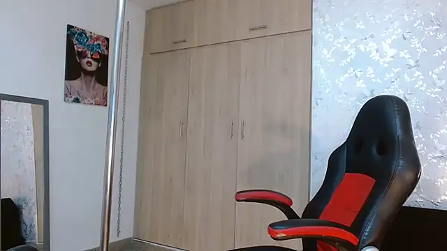 PaulinaRubio  online show from 6, 3, 2025