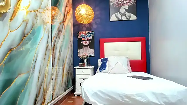 Snapshot of BustyAmanda chatting on 11, 11, 2025 BustyAmanda online show from 11, 11, 2025