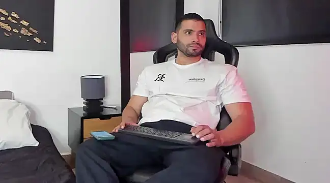 Dereck vega online show from 7, 12, 2024