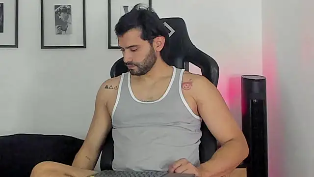 Snapshot of Dereck_vega chatting on 4, 7, 2026 Dereck vega online show from 4, 7, 2026