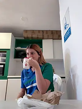 Nahiajhonson  online show from 20, 12, 2025