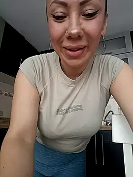 Snapshot of coral_smitth chatting on 6, 3, 2025 coral smitth online show from 6, 3, 2025