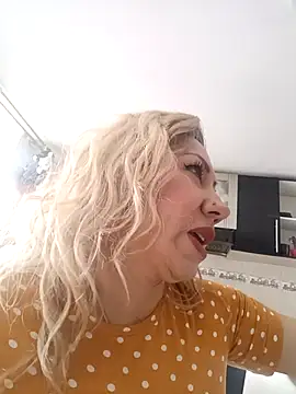 Snapshot of coral_smitth chatting on 22, 9, 2025 coral smitth online show from 22, 9, 2025