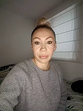 Snapshot of coral_smitth chatting on 12, 10, 2025 coral smitth online show from 12, 10, 2025