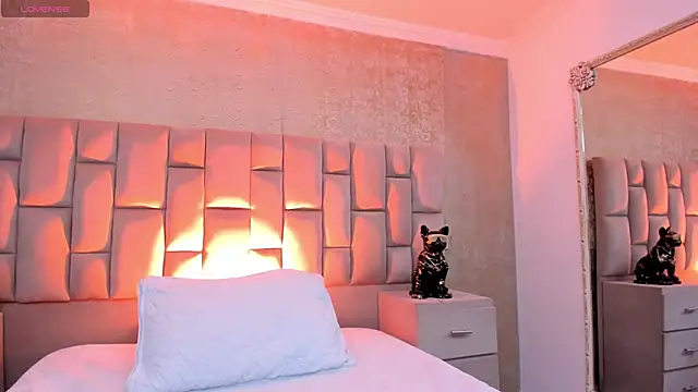 EmmaTorres  online show from 3, 11, 2025