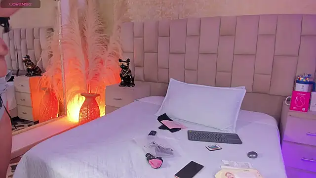 EmmaTorres  online show from 12, 1, 2026