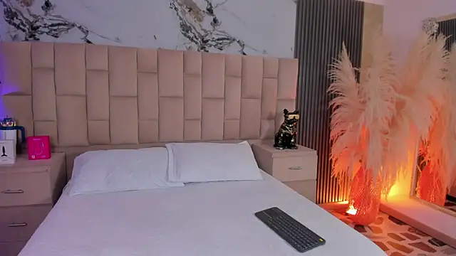 EmmaTorres  online show from 3, 3, 2026