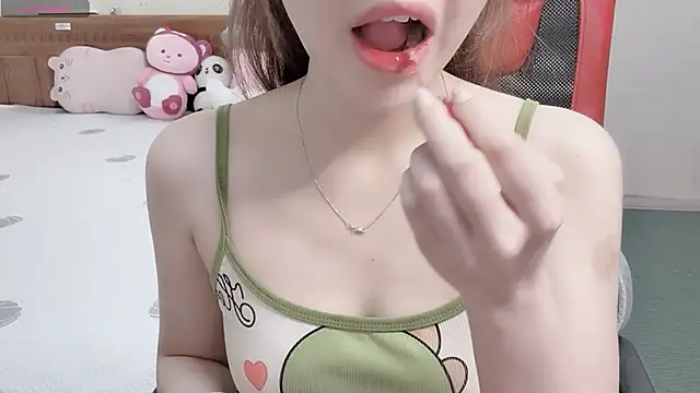Snapshot of TrinhH_Nabbi chatting on 4, 6, 2026 TrinhH Nabbi online show from 4, 6, 2026