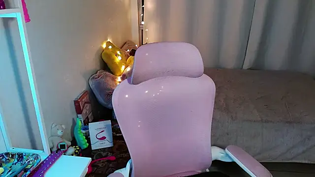 Snapshot of mily_milk_ chatting on 16, 2, 2025 mily milk online show from 16, 2, 2025