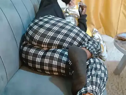 leslysexygirl online show from 17, 11, 2025