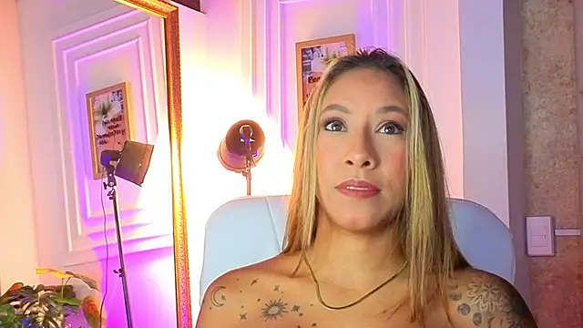 AlessiaLondon online show from 20, 4, 2026