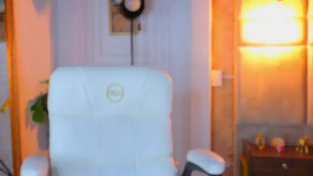 Snapshot of AlessiaLondon chatting on 4, 5, 2026 AlessiaLondon online show from 4, 5, 2026