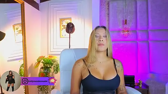 Snapshot of AlessiaLondon chatting on 1, 6, 2026 AlessiaLondon online show from 1, 6, 2026
