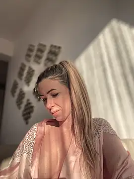 RaquelleDevon online show from 13, 3, 2026