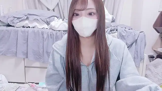 Snapshot of _chanMOMO_ chatting on 10, 10, 2025 chanMOMO online show from 10, 10, 2025