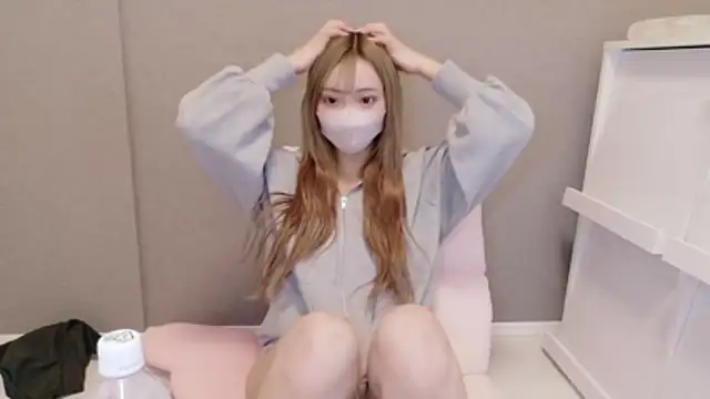 Snapshot of _chanMOMO_ chatting on 23, 2, 2026 chanMOMO online show from 23, 2, 2026