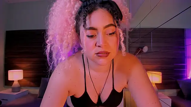 Snapshot of Kateryn_ chatting on 1, 2, 2025 Kateryn online show from 1, 2, 2025