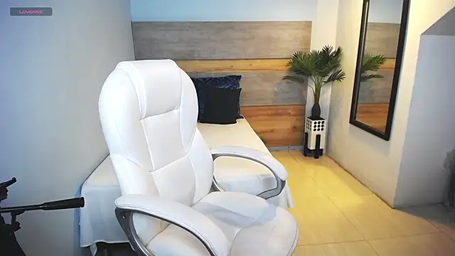 Snapshot of liseth_fox chatting on 5, 2, 2025 liseth fox online show from 5, 2, 2025