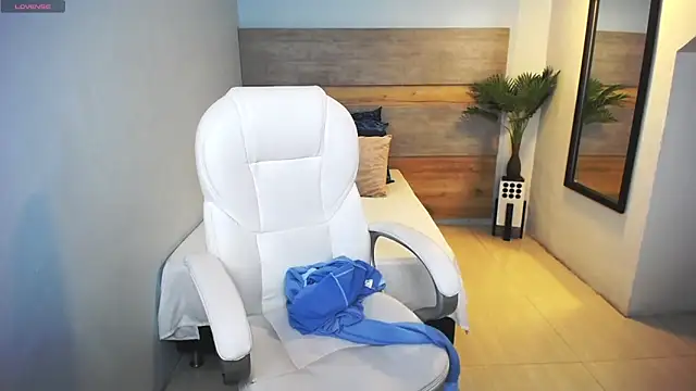 Snapshot of liseth_fox chatting on 8, 2, 2025 liseth fox online show from 8, 2, 2025