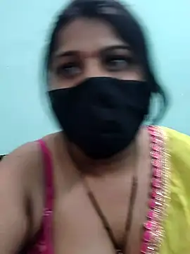 Snapshot of Hotty-simran chatting on 3, 10, 2025 Hotty-simran online show from 3, 10, 2025