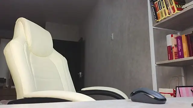 Marietta Castro online show from 5, 3, 2026