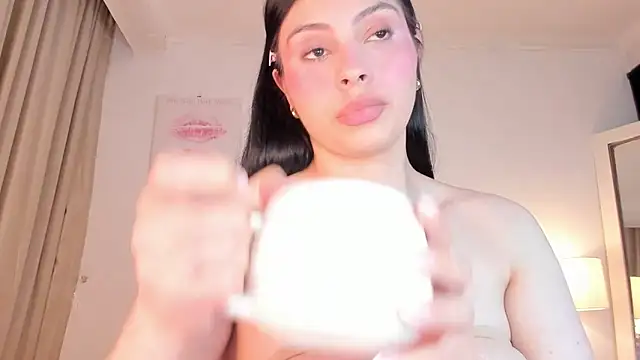 halseycox    online show from 4, 6, 2026