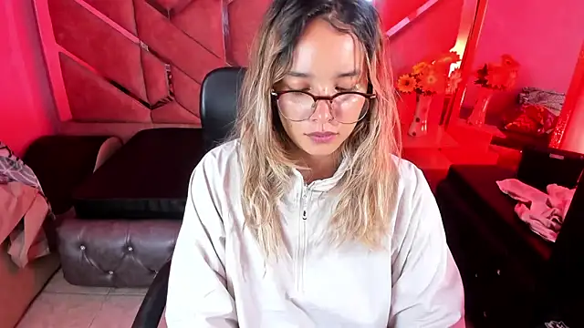 Olivia Fox69 online show from 4, 11, 2025