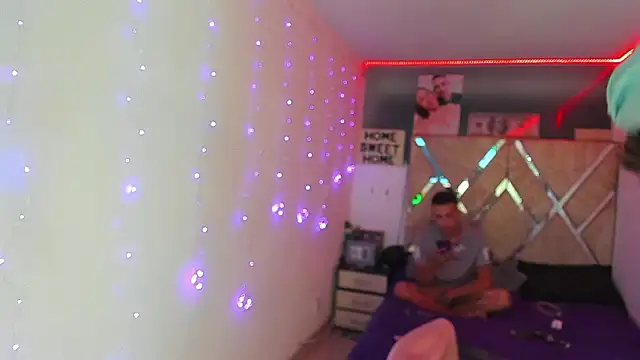 parejacaliente20154 online show from 5, 2, 2026