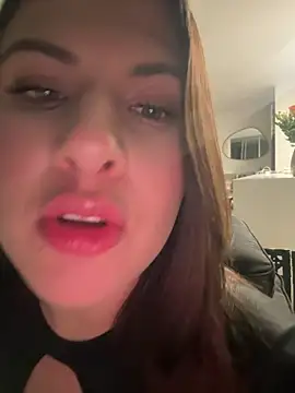 EmiilyAdams  online show from 9, 3, 2025