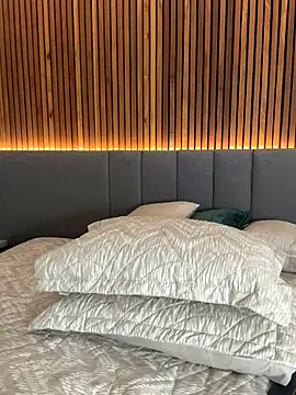 EmiilyAdams  online show from 4, 11, 2025