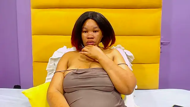 Snapshot of YELLOWBUSTYMELLONS chatting on 10, 9, 2025 YELLOWBUSTYMELLONS online show from 10, 9, 2025