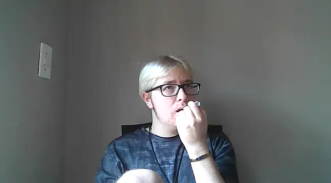 Snapshot of bisexualboy05 chatting on 5, 3, 2025 bisexualboy05 online show from 5, 3, 2025