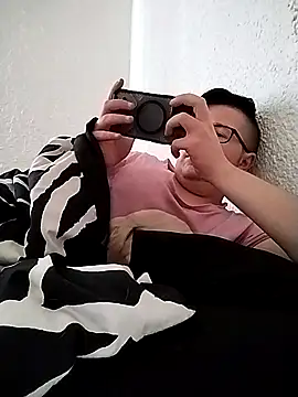 Snapshot of bisexualboy05 chatting on 20, 9, 2025 bisexualboy05 online show from 20, 9, 2025