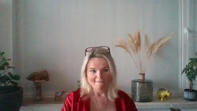 Snapshot of clwm chatting on 18, 9, 2025 clwm online show from 18, 9, 2025