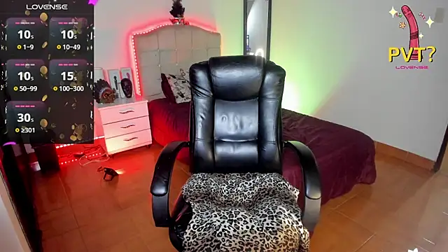 vampirellaa crazy  online show from 4, 12, 2024