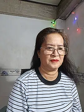 Snapshot of phnz chatting on 18, 5, 2026 phnz online show from 18, 5, 2026