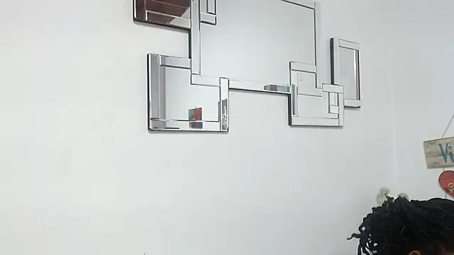 Madeline Woods online show from 10, 10, 2025