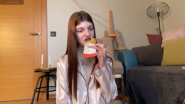 Snapshot of Bunny_ShyGirl chatting on 9, 10, 2025 Bunny ShyGirl online show from 9, 10, 2025