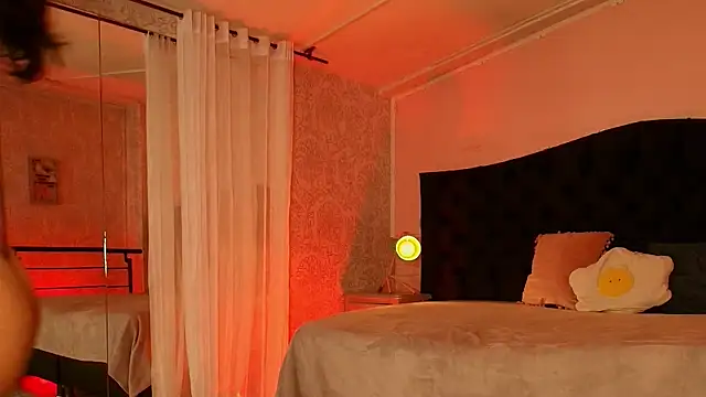 Julieta Cortes   online show from 17, 4, 2026