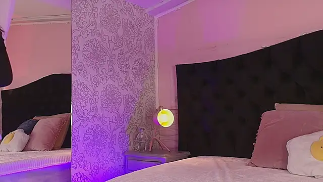 Snapshot of Julieta_Cortes__ chatting on 17, 6, 2026 Julieta Cortes online show from 17, 6, 2026