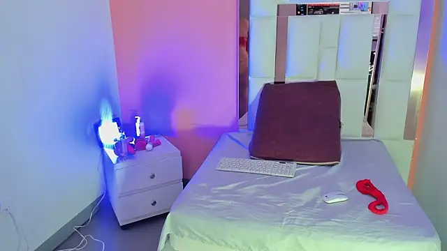 Alanna hot3 online show from 16, 12, 2025