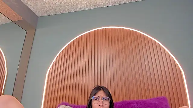 NayeCloud online show from 3, 2, 2026