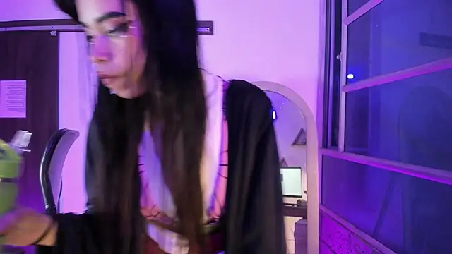 Jasmin Skinny online show from 19, 10, 2025