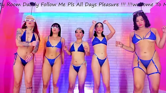 Snapshot of GIRLS_DIRTY_XTREME chatting on 15, 1, 2025 GIRLS DIRTY XTREME online show from 15, 1, 2025