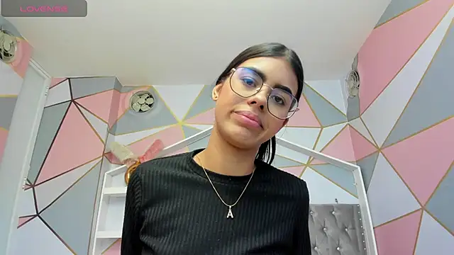 Snapshot of Isa_little4u chatting on 5, 2, 2025 Isa little4u online show from 5, 2, 2025