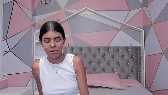 Snapshot of Isa_little4u chatting on 13, 2, 2025 Isa little4u online show from 13, 2, 2025