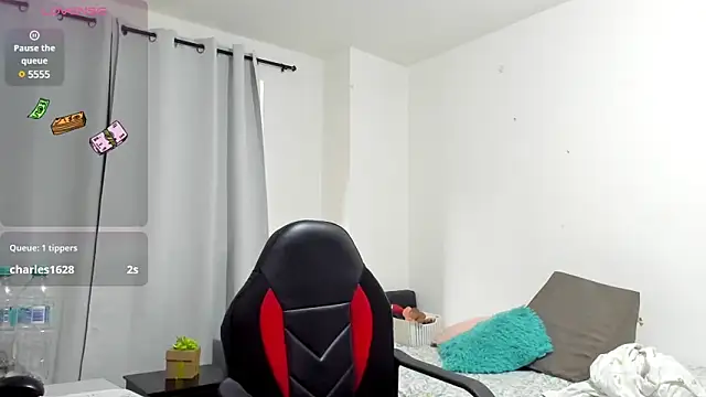 Sanddi milff online show from 18, 3, 2025