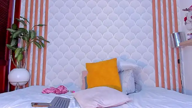 Snapshot of PamelaReall chatting on 15, 12, 2024 PamelaReall online show from 15, 12, 2024
