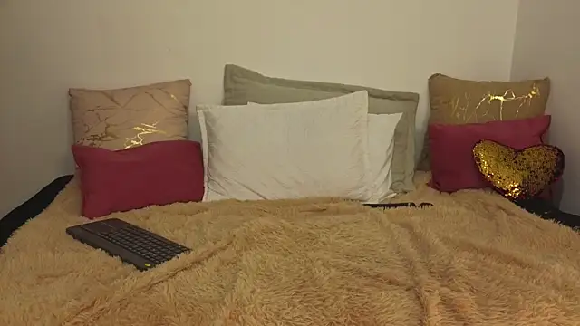 Natasha Kinski online show from 15, 10, 2025