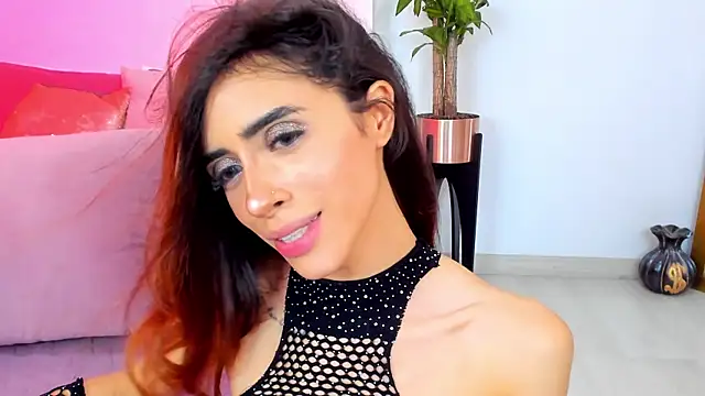 StormiRusso online show from 1, 2, 2025